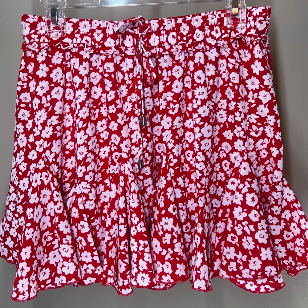 Entro Red and White Flower Mini Skirt with Shorts